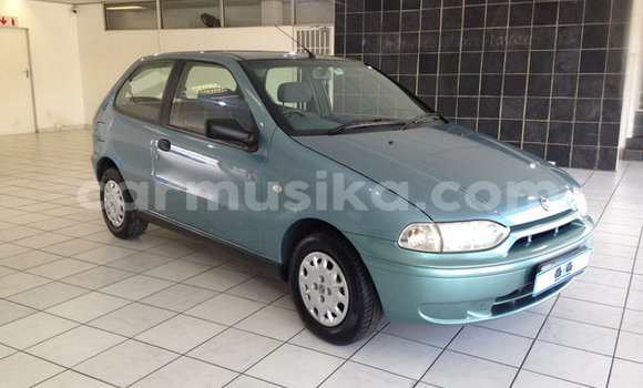 Buy Used Fiat Palio Green Car in Beitbridge in Matabeleland South Buy Used Fiat Palio Green Car in Beitbridge in Matabeleland South