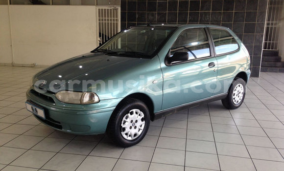 Buy Used Fiat Palio Green Car in Beitbridge in Matabeleland South Buy Used Fiat Palio Green Car in Beitbridge in Matabeleland South