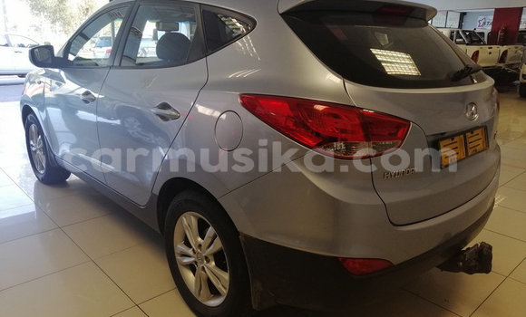 Acheter Occasion Voiture Hyundai ix35 Gris à Beitbridge, Matabeleland South Acheter Occasion Voiture Hyundai ix35 Gris à Beitbridge, Matabeleland South