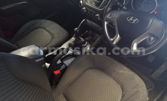 Acheter Occasion Voiture Hyundai ix35 Gris à Beitbridge, Matabeleland South Acheter Occasion Voiture Hyundai ix35 Gris à Beitbridge, Matabeleland South