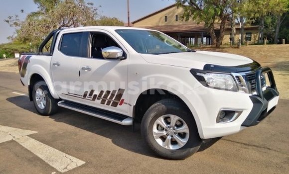 Nunua Ilio tumika Nissan Navara Nyeupe Gari ndani ya Beitbridge nchini Matabeleland Kusini Nunua Ilio tumika Nissan Navara Nyeupe Gari ndani ya Beitbridge nchini Matabeleland Kusini