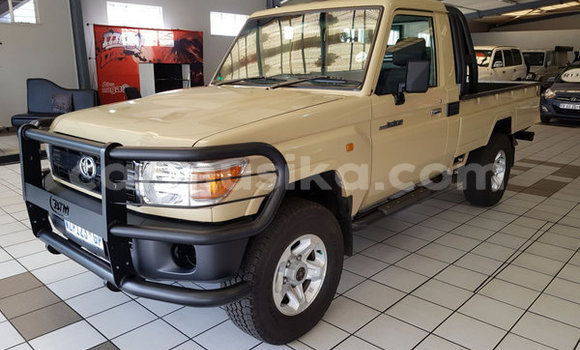 Acheter Occasion Voiture Toyota Land Cruiser Beige à Beitbridge, Matabeleland South Acheter Occasion Voiture Toyota Land Cruiser Beige à Beitbridge, Matabeleland South
