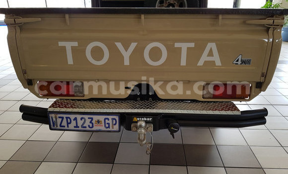 Acheter Occasion Voiture Toyota Land Cruiser Beige à Beitbridge, Matabeleland South Acheter Occasion Voiture Toyota Land Cruiser Beige à Beitbridge, Matabeleland South