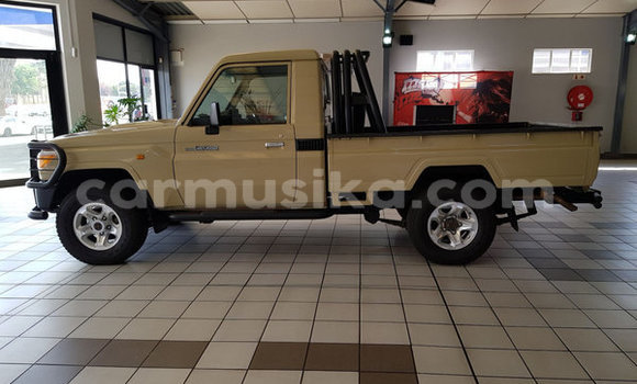 Acheter Occasion Voiture Toyota Land Cruiser Beige à Beitbridge, Matabeleland South Acheter Occasion Voiture Toyota Land Cruiser Beige à Beitbridge, Matabeleland South
