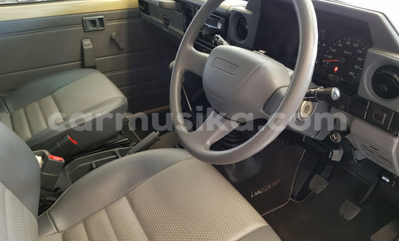 Acheter Occasion Voiture Toyota Land Cruiser Beige à Beitbridge, Matabeleland South Acheter Occasion Voiture Toyota Land Cruiser Beige à Beitbridge, Matabeleland South