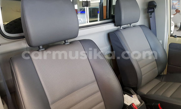 Acheter Occasion Voiture Toyota Land Cruiser Beige à Beitbridge, Matabeleland South Acheter Occasion Voiture Toyota Land Cruiser Beige à Beitbridge, Matabeleland South