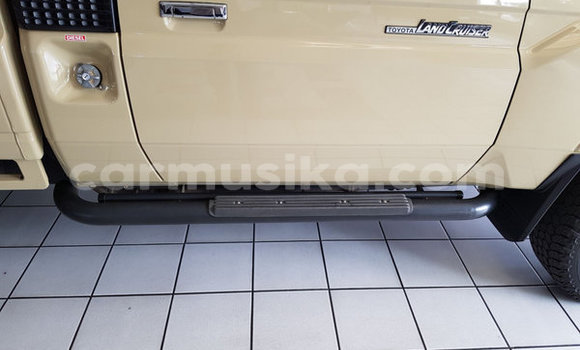 Acheter Occasion Voiture Toyota Land Cruiser Beige à Beitbridge, Matabeleland South Acheter Occasion Voiture Toyota Land Cruiser Beige à Beitbridge, Matabeleland South