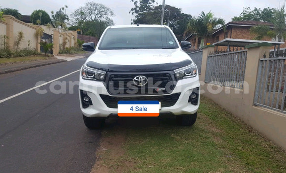 Nunua Ilio tumika Toyota Hilux Nyeupe Gari ndani ya Beitbridge nchini Matabeleland Kusini Nunua Ilio tumika Toyota Hilux Nyeupe Gari ndani ya Beitbridge nchini Matabeleland Kusini