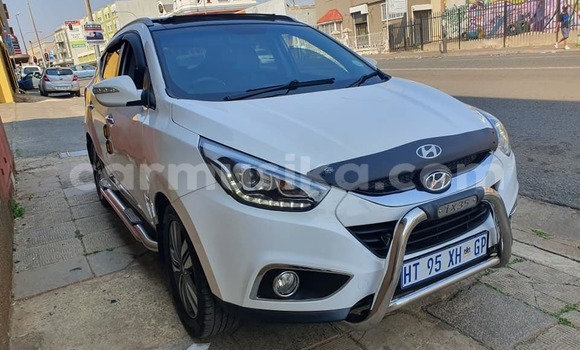 Buy Used Hyundai ix35 White Car in Beitbridge in Matabeleland South Buy Used Hyundai ix35 White Car in Beitbridge in Matabeleland South