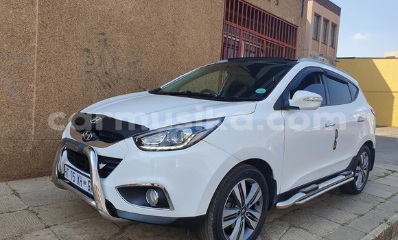 Buy Used Hyundai ix35 White Car in Beitbridge in Matabeleland South Buy Used Hyundai ix35 White Car in Beitbridge in Matabeleland South