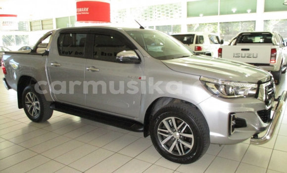 Tenga Tsaru Toyota Hilux Sirivha Mota in Beitbridge in Matabeleland South Tenga Tsaru Toyota Hilux Sirivha Mota in Beitbridge in Matabeleland South