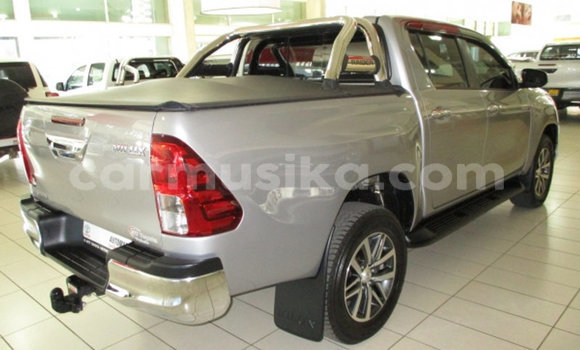 Tenga Tsaru Toyota Hilux Sirivha Mota in Beitbridge in Matabeleland South Tenga Tsaru Toyota Hilux Sirivha Mota in Beitbridge in Matabeleland South