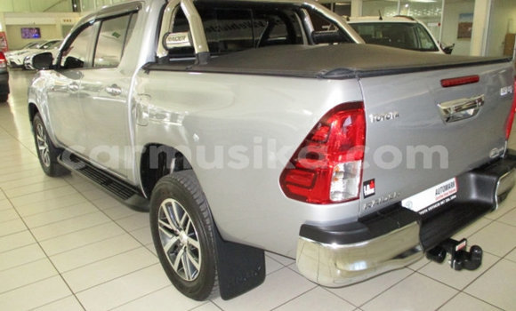 Tenga Tsaru Toyota Hilux Sirivha Mota in Beitbridge in Matabeleland South Tenga Tsaru Toyota Hilux Sirivha Mota in Beitbridge in Matabeleland South