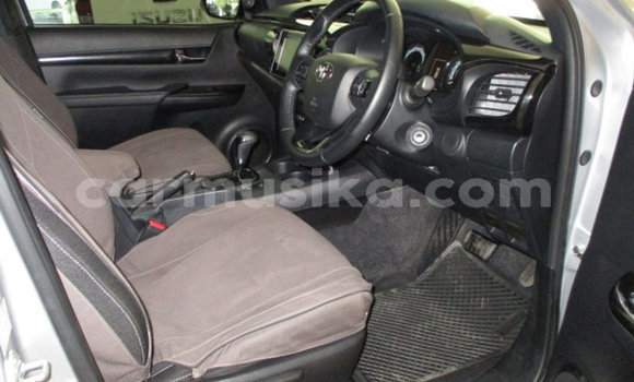 Tenga Tsaru Toyota Hilux Sirivha Mota in Beitbridge in Matabeleland South Tenga Tsaru Toyota Hilux Sirivha Mota in Beitbridge in Matabeleland South