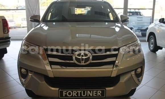 Buy Used Toyota Fortuner Silver Car in Beitbridge in Matabeleland South Buy Used Toyota Fortuner Silver Car in Beitbridge in Matabeleland South
