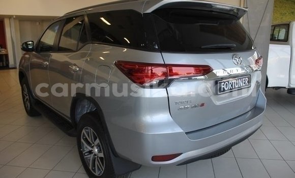 Buy Used Toyota Fortuner Silver Car in Beitbridge in Matabeleland South Buy Used Toyota Fortuner Silver Car in Beitbridge in Matabeleland South