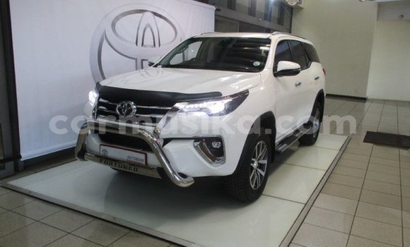 Acheter Occasion Voiture Toyota Fortuner Blanc à Beitbridge, Matabeleland South Acheter Occasion Voiture Toyota Fortuner Blanc à Beitbridge, Matabeleland South