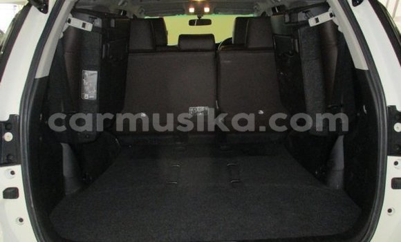 Acheter Occasion Voiture Toyota Fortuner Blanc à Beitbridge, Matabeleland South Acheter Occasion Voiture Toyota Fortuner Blanc à Beitbridge, Matabeleland South