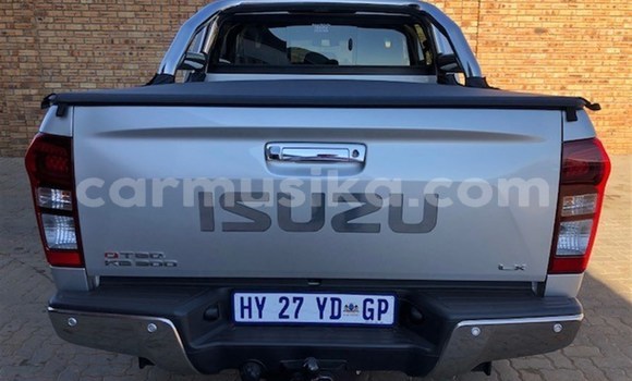 Acheter Occasion Voiture Isuzu KB Gris à Beitbridge, Matabeleland South Acheter Occasion Voiture Isuzu KB Gris à Beitbridge, Matabeleland South