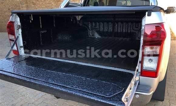 Acheter Occasion Voiture Isuzu KB Gris à Beitbridge, Matabeleland South Acheter Occasion Voiture Isuzu KB Gris à Beitbridge, Matabeleland South