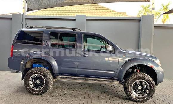 Tenga Tsaru Nissan Pathfinder Beige Mota in Beitbridge in Matabeleland South Tenga Tsaru Nissan Pathfinder Beige Mota in Beitbridge in Matabeleland South