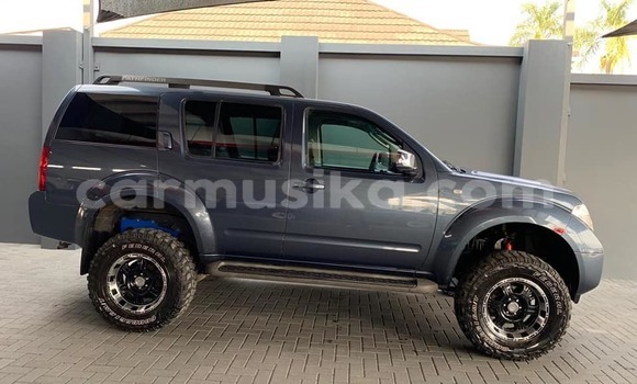 Tenga Tsaru Nissan Pathfinder Beige Mota in Beitbridge in Matabeleland South Tenga Tsaru Nissan Pathfinder Beige Mota in Beitbridge in Matabeleland South