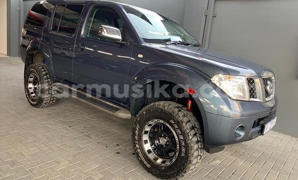 Tenga Tsaru Nissan Pathfinder Beige Mota in Beitbridge in Matabeleland South Tenga Tsaru Nissan Pathfinder Beige Mota in Beitbridge in Matabeleland South