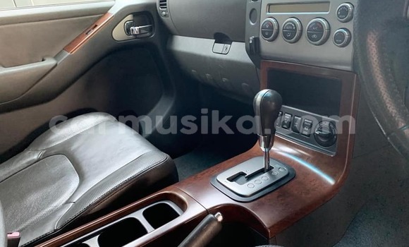 Tenga Tsaru Nissan Pathfinder Beige Mota in Beitbridge in Matabeleland South Tenga Tsaru Nissan Pathfinder Beige Mota in Beitbridge in Matabeleland South