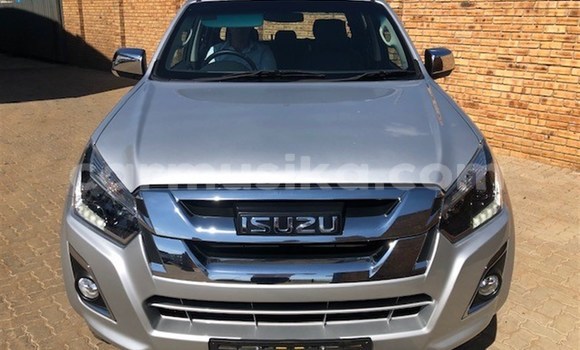 Buy Used Isuzu KB Silver Car in Beitbridge in Matabeleland South Buy Used Isuzu KB Silver Car in Beitbridge in Matabeleland South