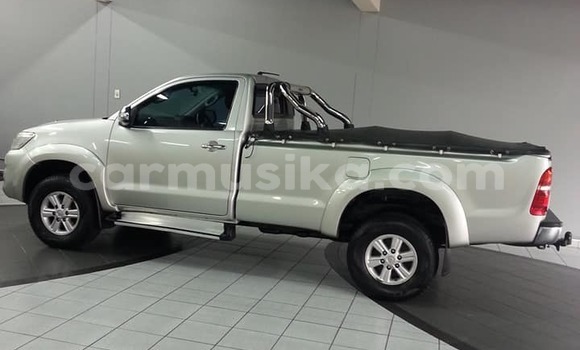 Nunua Ilio tumika Toyota Hilux Fedha Gari ndani ya Beitbridge nchini Matabeleland Kusini Nunua Ilio tumika Toyota Hilux Fedha Gari ndani ya Beitbridge nchini Matabeleland Kusini