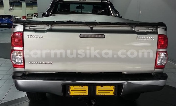 Nunua Ilio tumika Toyota Hilux Fedha Gari ndani ya Beitbridge nchini Matabeleland Kusini Nunua Ilio tumika Toyota Hilux Fedha Gari ndani ya Beitbridge nchini Matabeleland Kusini