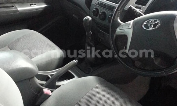 Nunua Ilio tumika Toyota Hilux Fedha Gari ndani ya Beitbridge nchini Matabeleland Kusini Nunua Ilio tumika Toyota Hilux Fedha Gari ndani ya Beitbridge nchini Matabeleland Kusini