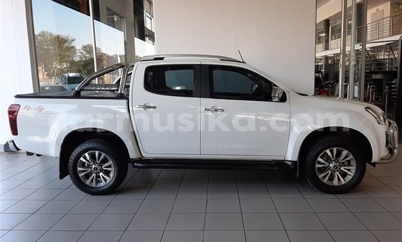 Acheter Occasion Voiture Isuzu KB Blanc à Beitbridge, Matabeleland South Acheter Occasion Voiture Isuzu KB Blanc à Beitbridge, Matabeleland South