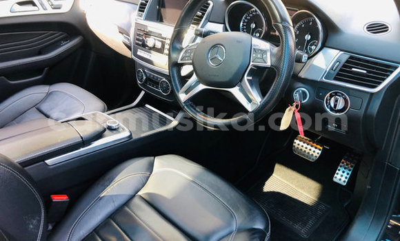 Tenga Tsaru Mercedes‒Benz ML–Class Nhema Mota in Beitbridge in Matabeleland South Tenga Tsaru Mercedes‒Benz ML–Class Nhema Mota in Beitbridge in Matabeleland South