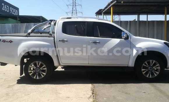 Acheter Occasion Voiture Isuzu KB Blanc à Beitbridge, Matabeleland South Acheter Occasion Voiture Isuzu KB Blanc à Beitbridge, Matabeleland South