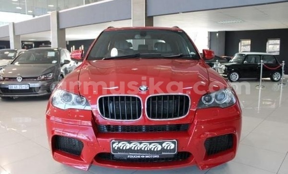 Acheter Occasion Voiture BMW X5 Rouge à Beitbridge, Matabeleland South Acheter Occasion Voiture BMW X5 Rouge à Beitbridge, Matabeleland South