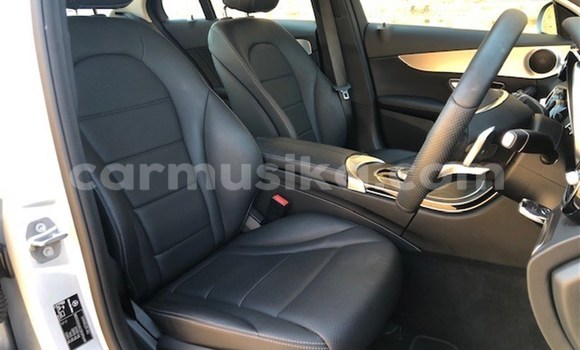 Acheter Occasion Voiture Mercedes‒Benz C–Class Gris à Beitbridge, Matabeleland South Acheter Occasion Voiture Mercedes‒Benz C–Class Gris à Beitbridge, Matabeleland South