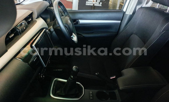 Nunua Ilio tumika Toyota Hilux Nyeupe Gari ndani ya Beitbridge nchini Matabeleland Kusini Nunua Ilio tumika Toyota Hilux Nyeupe Gari ndani ya Beitbridge nchini Matabeleland Kusini