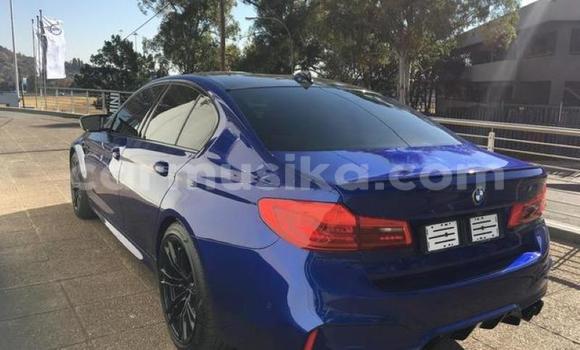Acheter Occasion Voiture BMW M5 Bleu à Beitbridge, Matabeleland South Acheter Occasion Voiture BMW M5 Bleu à Beitbridge, Matabeleland South