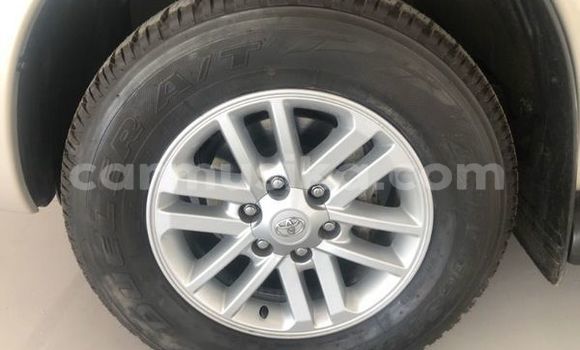 Acheter Occasion Voiture Toyota Fortuner Beige à Beitbridge, Matabeleland South Acheter Occasion Voiture Toyota Fortuner Beige à Beitbridge, Matabeleland South