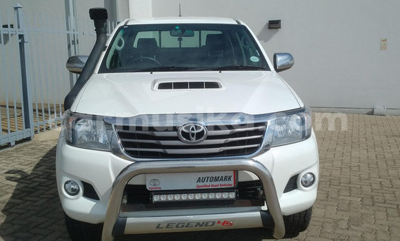 Acheter Occasion Voiture Toyota Hilux Blanc à Beitbridge, Matabeleland South Acheter Occasion Voiture Toyota Hilux Blanc à Beitbridge, Matabeleland South