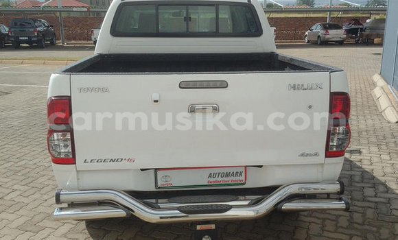 Acheter Occasion Voiture Toyota Hilux Blanc à Beitbridge, Matabeleland South Acheter Occasion Voiture Toyota Hilux Blanc à Beitbridge, Matabeleland South