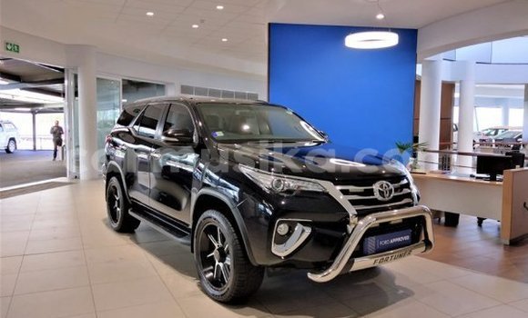 Acheter Occasion Voiture Toyota Fortuner Noir à Beitbridge, Matabeleland South Acheter Occasion Voiture Toyota Fortuner Noir à Beitbridge, Matabeleland South