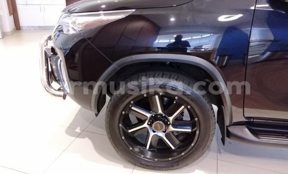Acheter Occasion Voiture Toyota Fortuner Noir à Beitbridge, Matabeleland South Acheter Occasion Voiture Toyota Fortuner Noir à Beitbridge, Matabeleland South