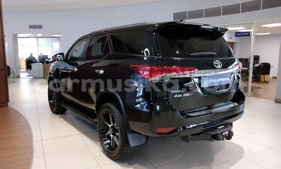 Acheter Occasion Voiture Toyota Fortuner Noir à Beitbridge, Matabeleland South Acheter Occasion Voiture Toyota Fortuner Noir à Beitbridge, Matabeleland South