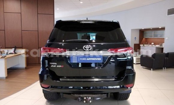 Acheter Occasion Voiture Toyota Fortuner Noir à Beitbridge, Matabeleland South Acheter Occasion Voiture Toyota Fortuner Noir à Beitbridge, Matabeleland South