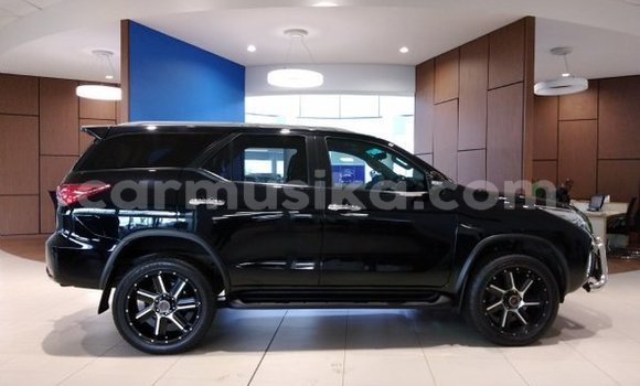 Acheter Occasion Voiture Toyota Fortuner Noir à Beitbridge, Matabeleland South Acheter Occasion Voiture Toyota Fortuner Noir à Beitbridge, Matabeleland South