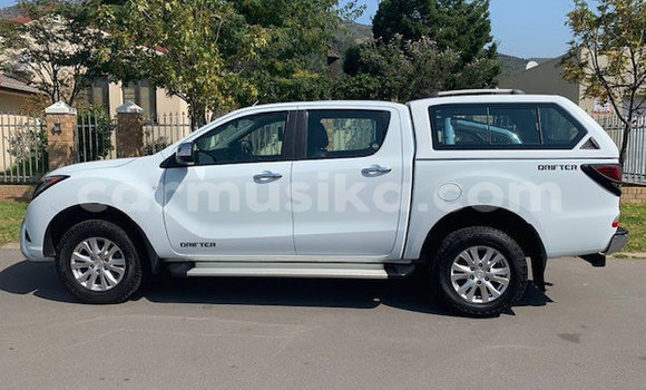 Buy Used Mazda BT-50 White Car in Beitbridge in Matabeleland South Buy Used Mazda BT-50 White Car in Beitbridge in Matabeleland South