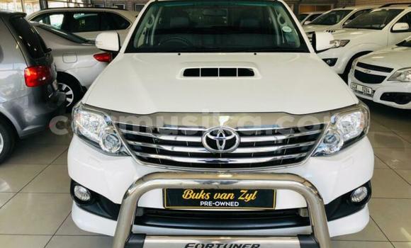 Nunua Ilio tumika Toyota Fortuner Nyeupe Gari ndani ya Beitbridge nchini Matabeleland Kusini Nunua Ilio tumika Toyota Fortuner Nyeupe Gari ndani ya Beitbridge nchini Matabeleland Kusini