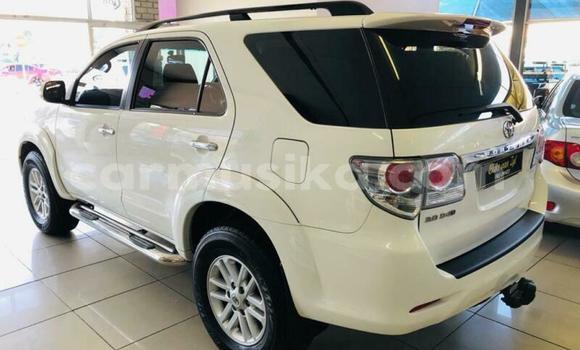 Nunua Ilio tumika Toyota Fortuner Nyeupe Gari ndani ya Beitbridge nchini Matabeleland Kusini Nunua Ilio tumika Toyota Fortuner Nyeupe Gari ndani ya Beitbridge nchini Matabeleland Kusini